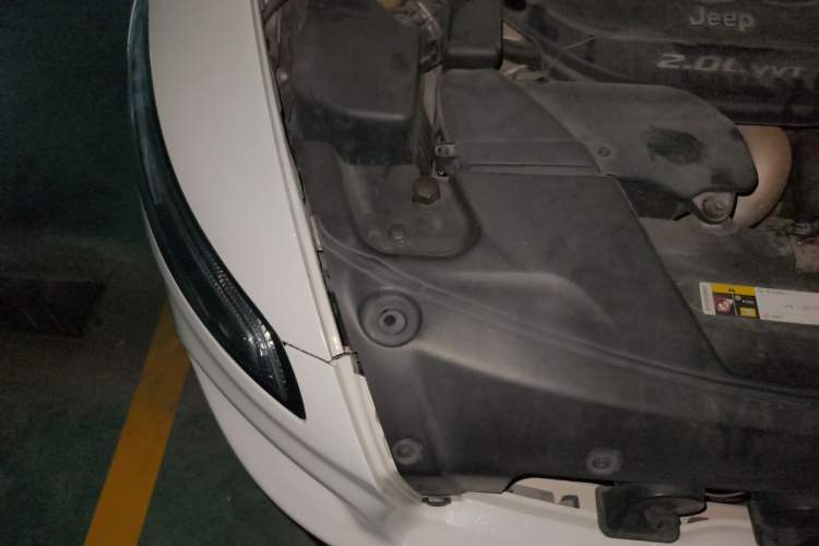 Used Jeep Cherokee 2016 2.0L Superior Edition Engine Bay Right