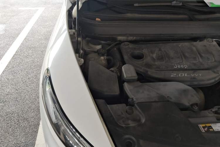 Used Jeep Cherokee 2016 2.0L Superior Edition Engine Bay Right