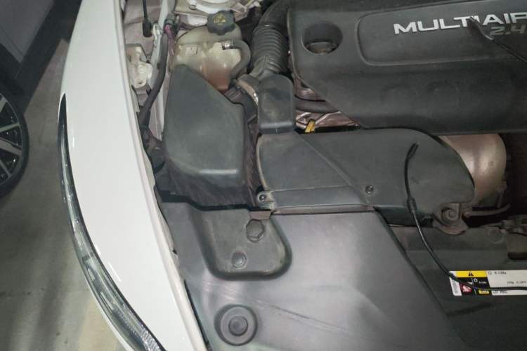 Used Jeep Cherokee 2016 2.4L Professional Edition Engine Bay Right