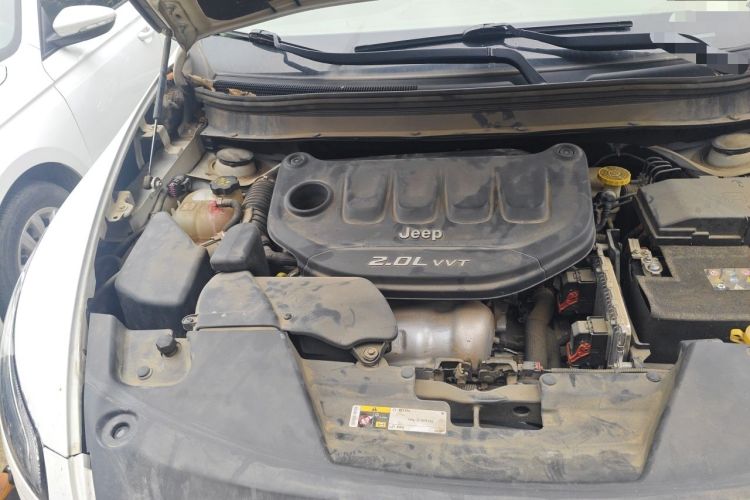 Used Jeep Cherokee 2016 2.0L Superior Edition Engine Bay Right