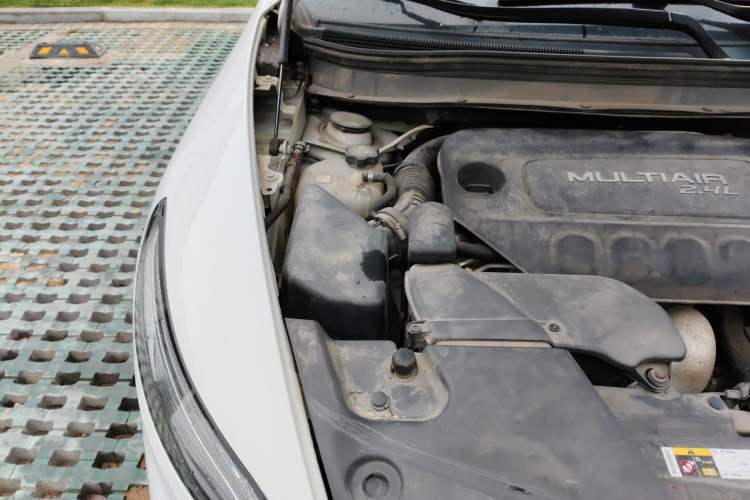 Used Jeep Cherokee 2016 2.4L Leading Smart Version Engine Bay Right