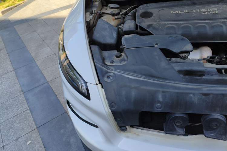 Used Jeep Cherokee 2016 2.4L Leading Edition Engine Bay Right