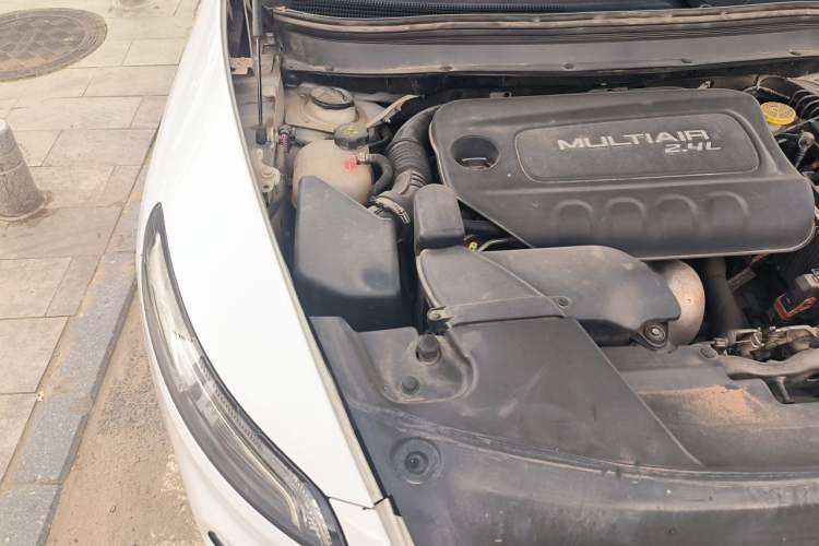 Used Jeep Cherokee 2016 2.4L Professional Smart Version Engine Bay Right