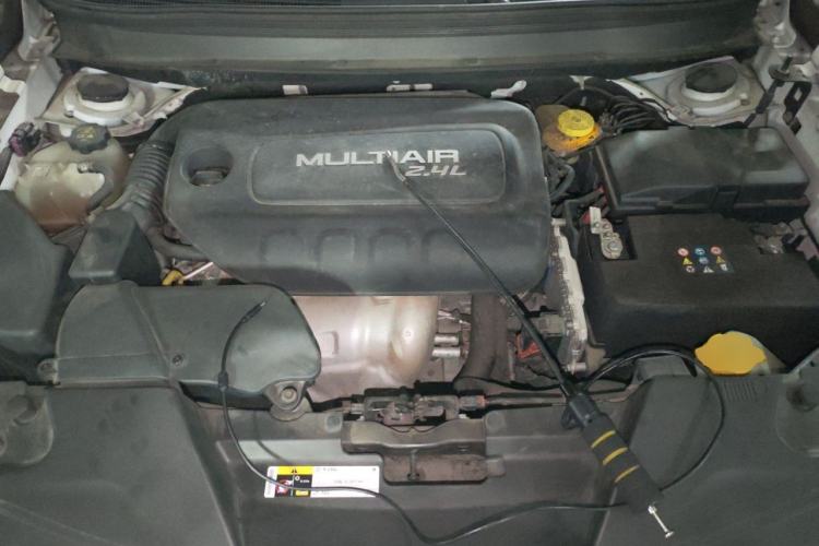 Used Jeep Cherokee 2016 2.4L Professional Edition Engine Bay