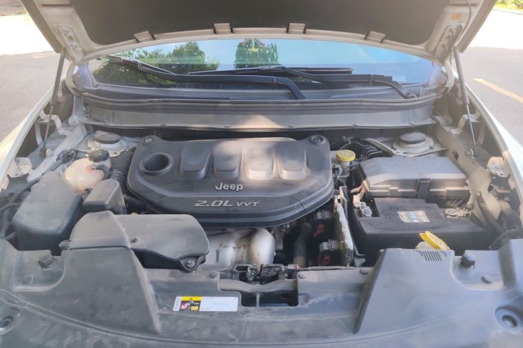 Used Jeep Cherokee 2016 2.0L Superior Edition Engine Bay