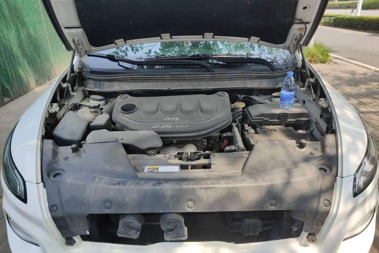 Used Jeep Cherokee 2016 2.0L Superior Edition Engine Bay