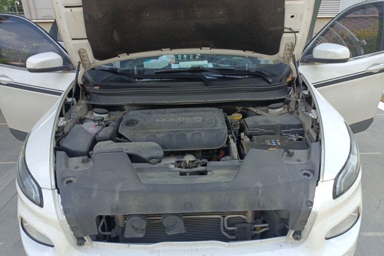 Used Jeep Cherokee 2016 2.4L Leading Edition Engine Bay