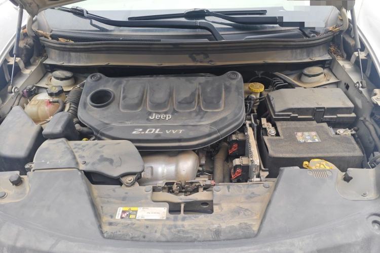 Used Jeep Cherokee 2016 2.0L Superior Edition Engine Bay