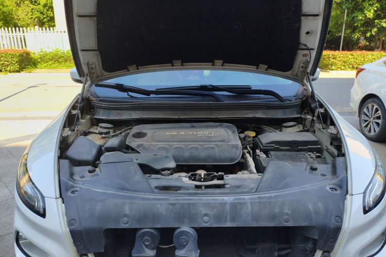 Used Jeep Cherokee 2016 2.4L Leading Edition Engine Bay