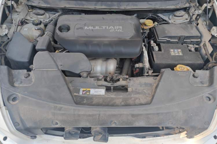 Used Jeep Cherokee 2016 2.4L All-in-One Edition Engine Bay