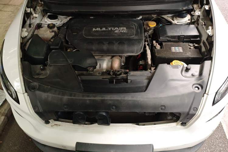 Used Jeep Cherokee 2016 2.4L Leading Edition Engine Bay