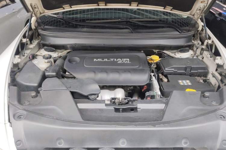 Used Jeep Cherokee 2016 2.4L Professional Edition Engine Bay