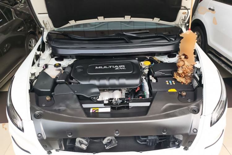 Used Jeep Cherokee 2016 2.4L Professional Edition Engine Bay