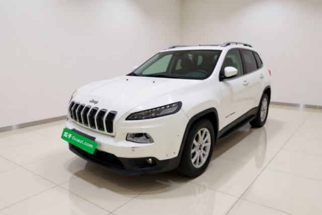 Używany Jeep Cherokee 2016 2.4L Leading Edition