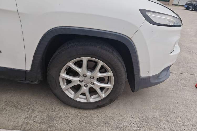 Used Jeep Cherokee 2016 2.0L Superior Edition Exterior 1