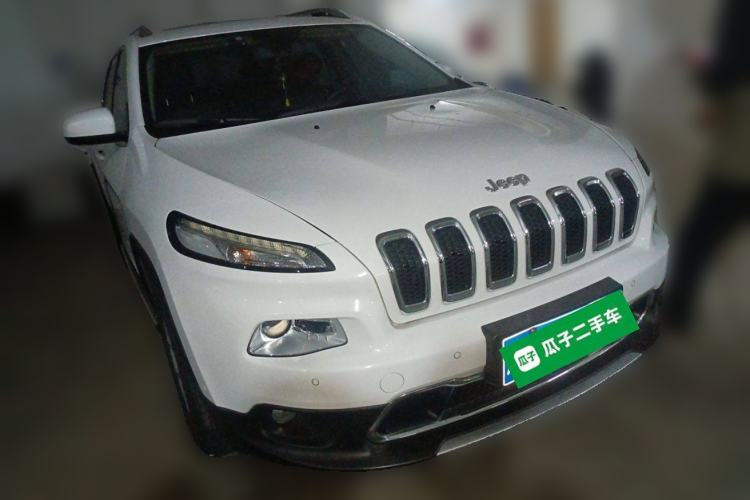 Used Jeep Cherokee 2016 2.4L Professional Edition Exterior 2