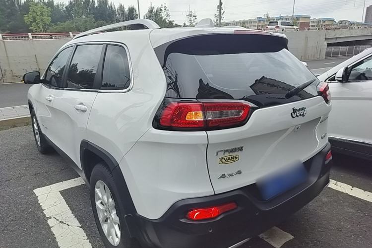 Used Jeep Cherokee 2016 2.4L Professional Smart Version Exterior 2