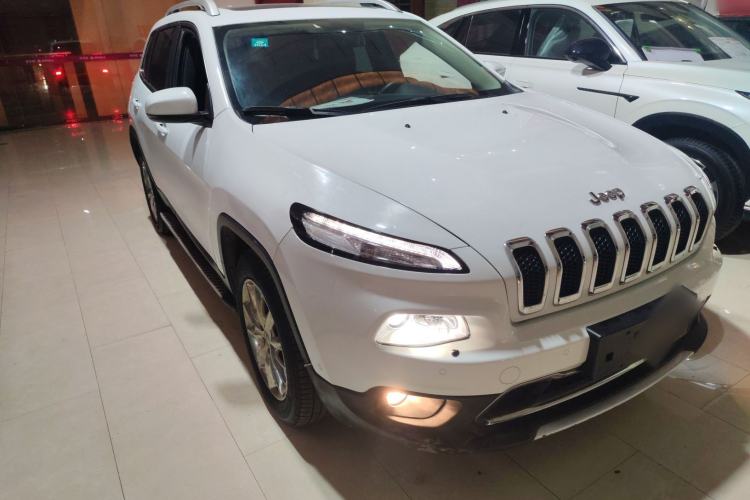 Used Jeep Cherokee 2016 2.4L Superior Edition Exterior 2