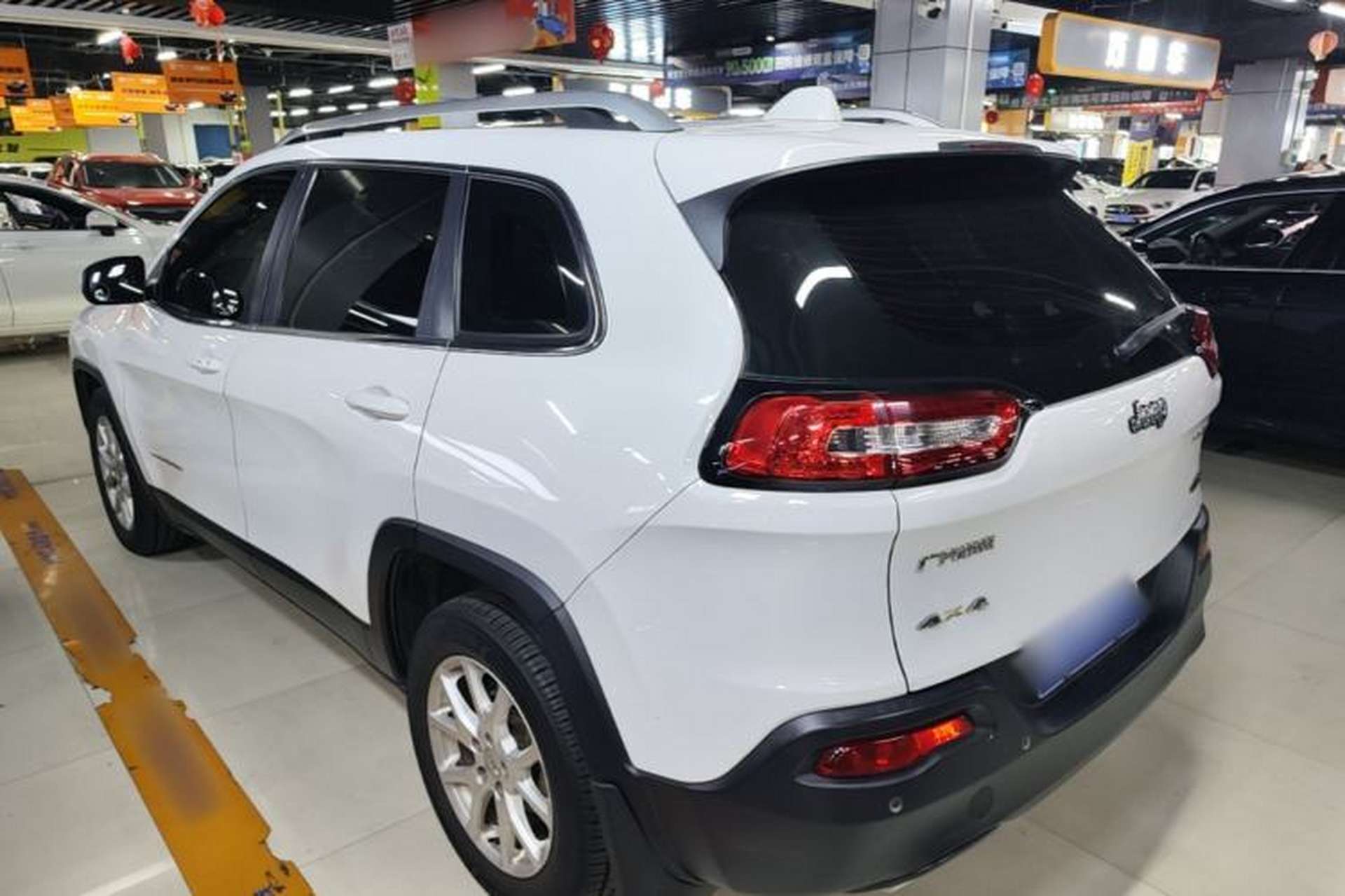 Used Jeep Cherokee 2016 2.4L Leading Edition Exterior 2