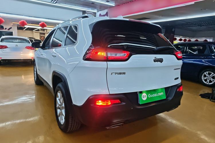 Used Jeep Cherokee 2016 2.4L Leading Edition Exterior 2