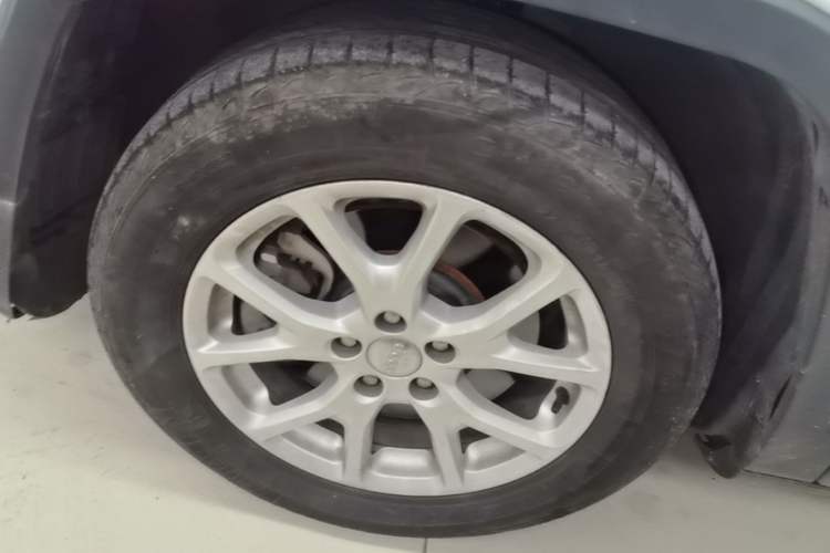 Used Jeep Cherokee 2016 2.4L Leading Edition Exterior 2