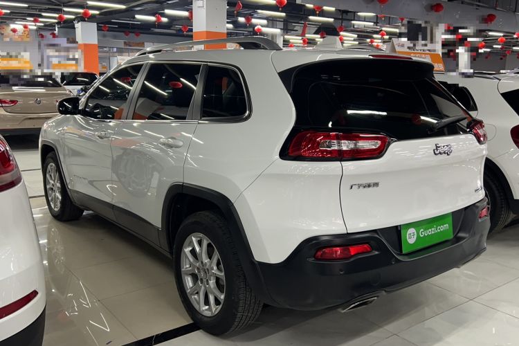 Used Jeep Cherokee 2016 2.4L Leading Edition Exterior 2