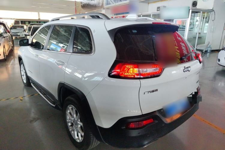 Used Jeep Cherokee 2016 2.4L Leading Smart Version Exterior 2
