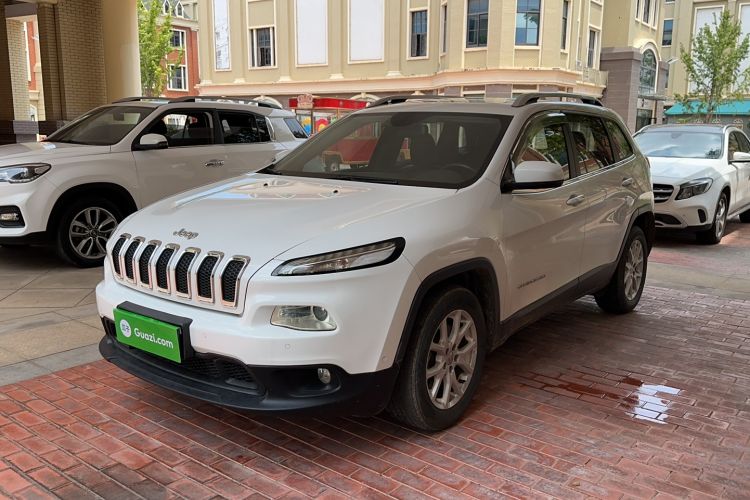 Used Jeep Cherokee 2016 2.0L Superior Edition Exterior 3