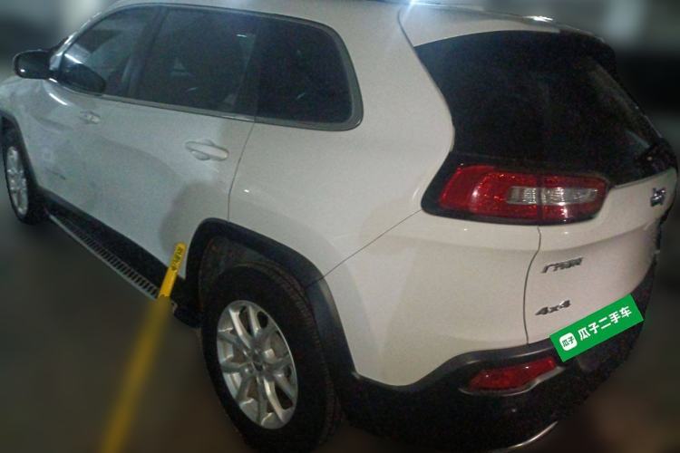 Used Jeep Cherokee 2016 2.4L Professional Edition Exterior 3