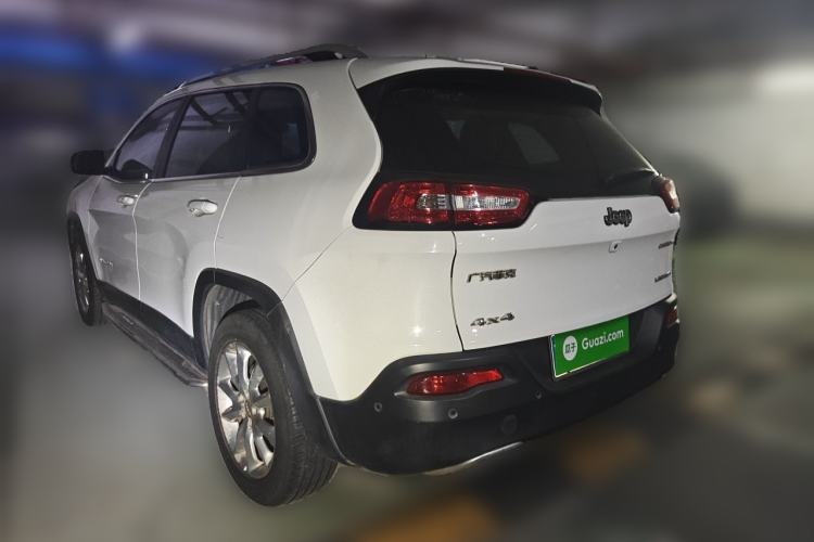 Used Jeep Cherokee 2016 2.4L Superior Edition Exterior 3