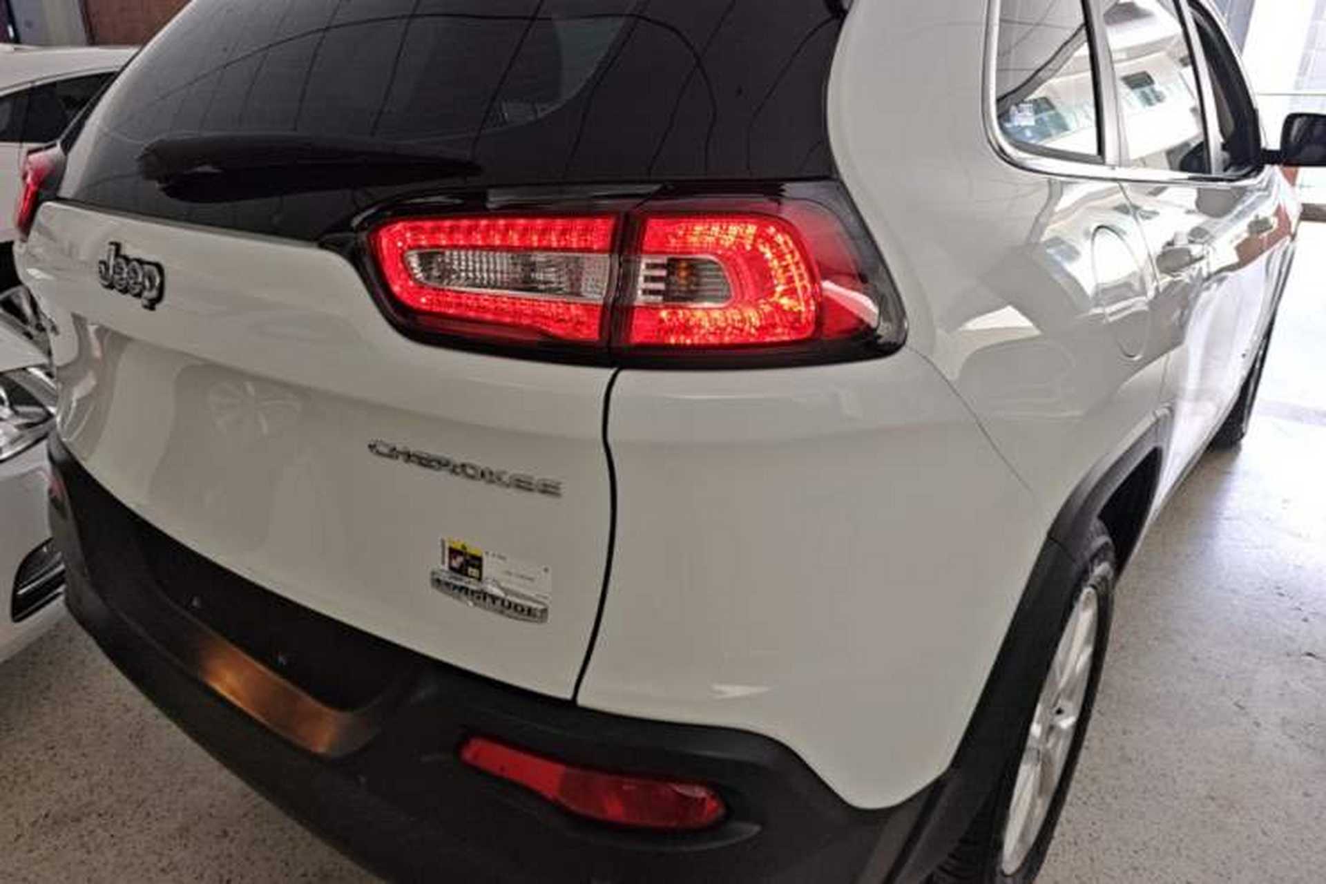 Used Jeep Cherokee 2016 2.4L Leading Edition Exterior 3