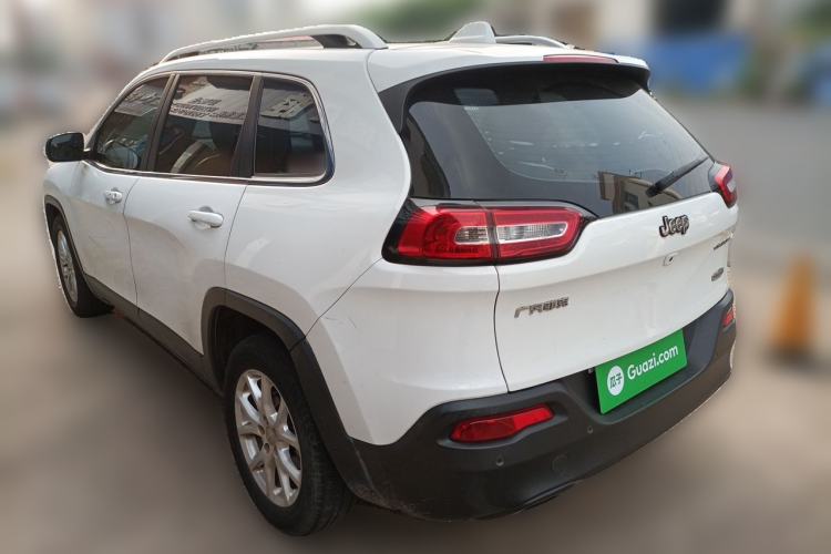 Used Jeep Cherokee 2016 2.4L Leading Smart Version Exterior 3