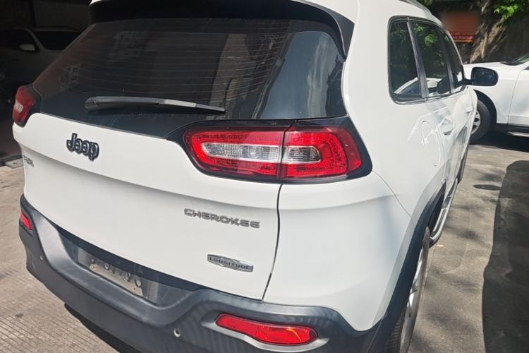 Used Jeep Cherokee 2016 2.4L Leading Edition Exterior 3