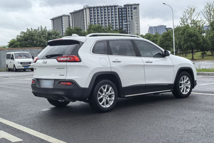 Used Jeep Cherokee 2016 2.4L Leading Edition Exterior 4