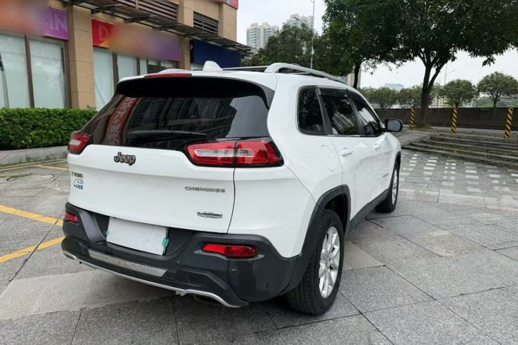 Used Jeep Cherokee 2016 2.4L Leading Edition Exterior 4