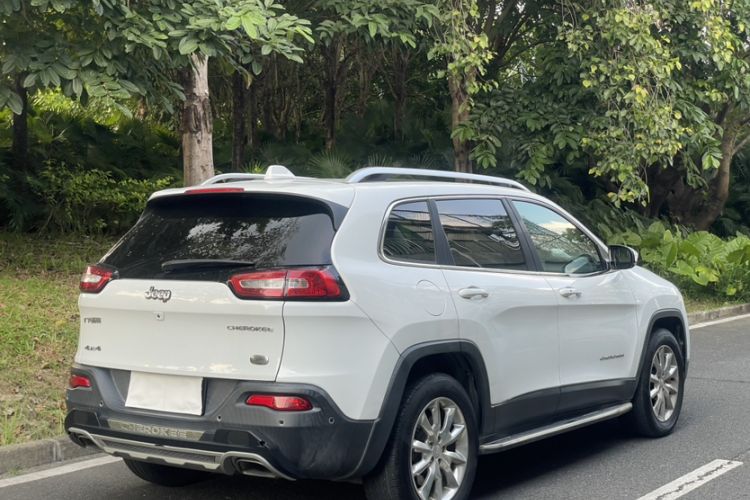 Used Jeep Cherokee 2016 2.4L All-in-One Edition Exterior 5