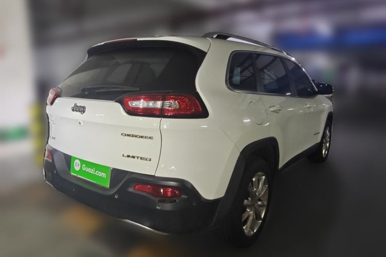 Used Jeep Cherokee 2016 2.4L Superior Edition Exterior 5