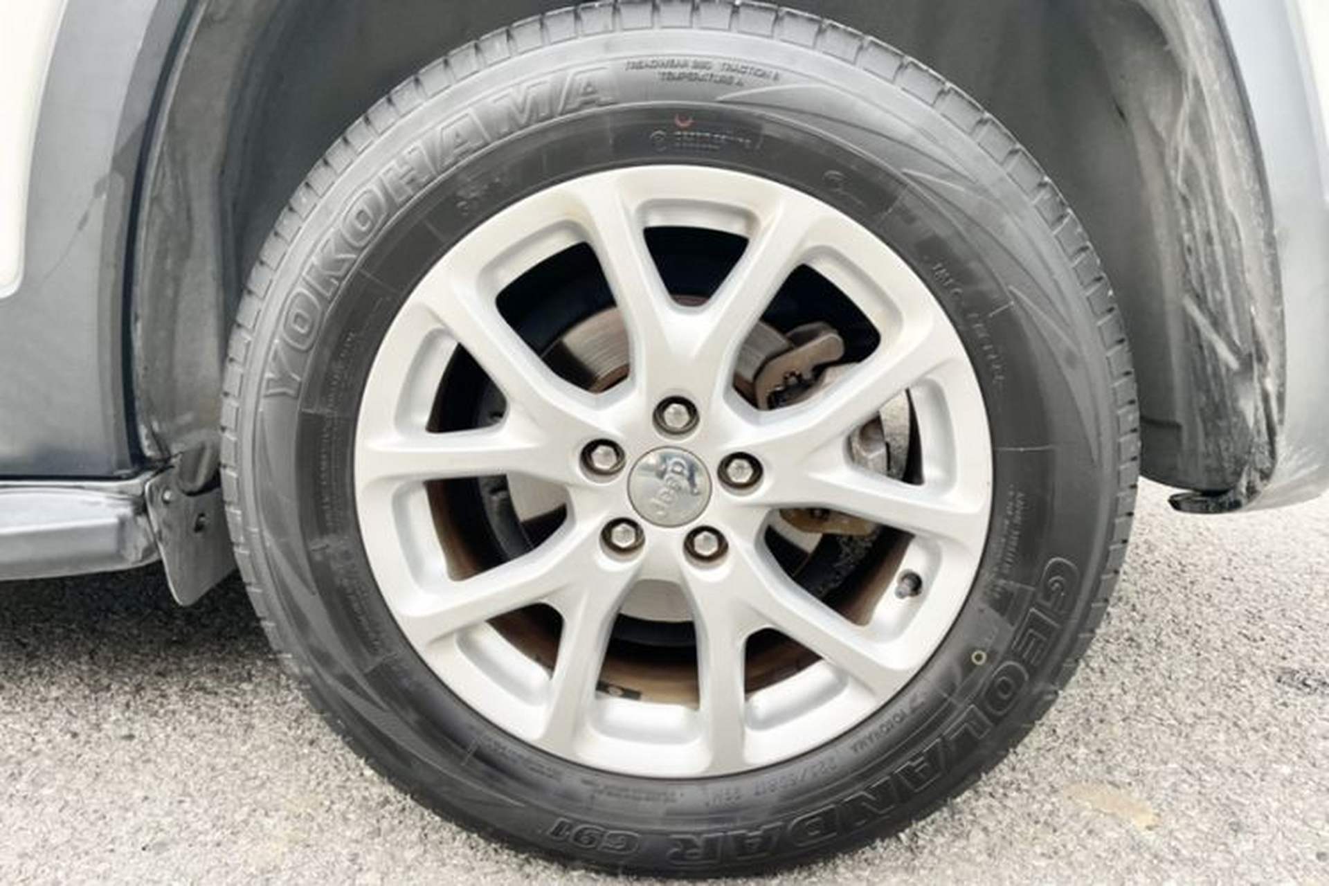 Used Jeep Cherokee 2016 2.0L Superior Edition Exterior 5