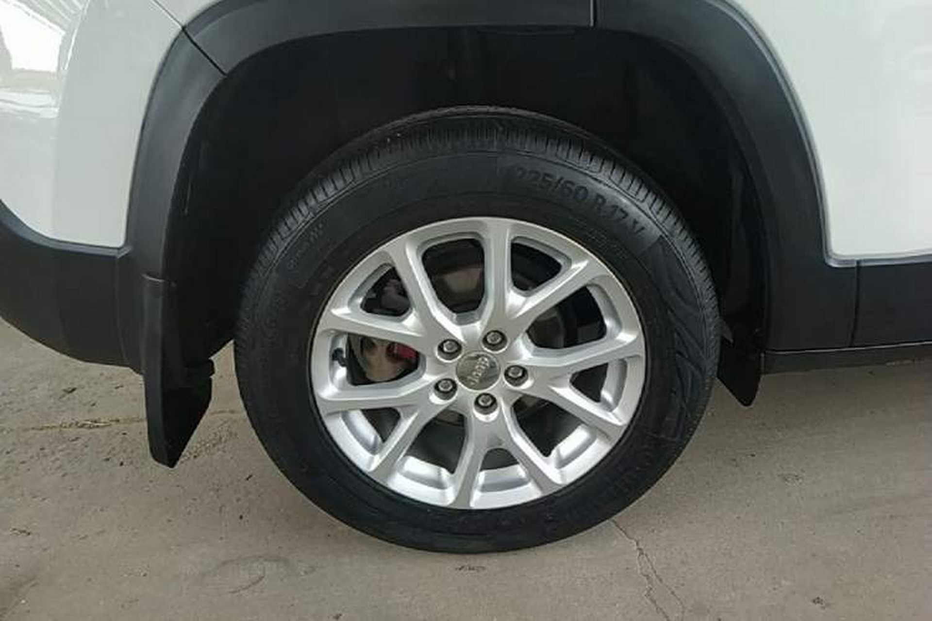 Used Jeep Cherokee 2016 2.4L Leading Smart Version Exterior 5
