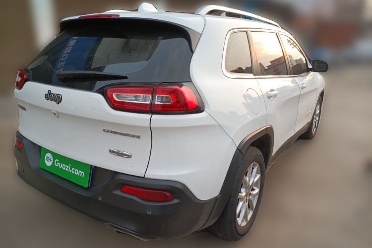 Used Jeep Cherokee 2016 2.4L Leading Smart Version Exterior 5