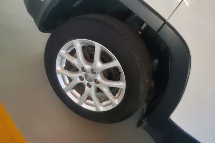 Used Jeep Cherokee 2016 2.4L Leading Smart Version Exterior 5