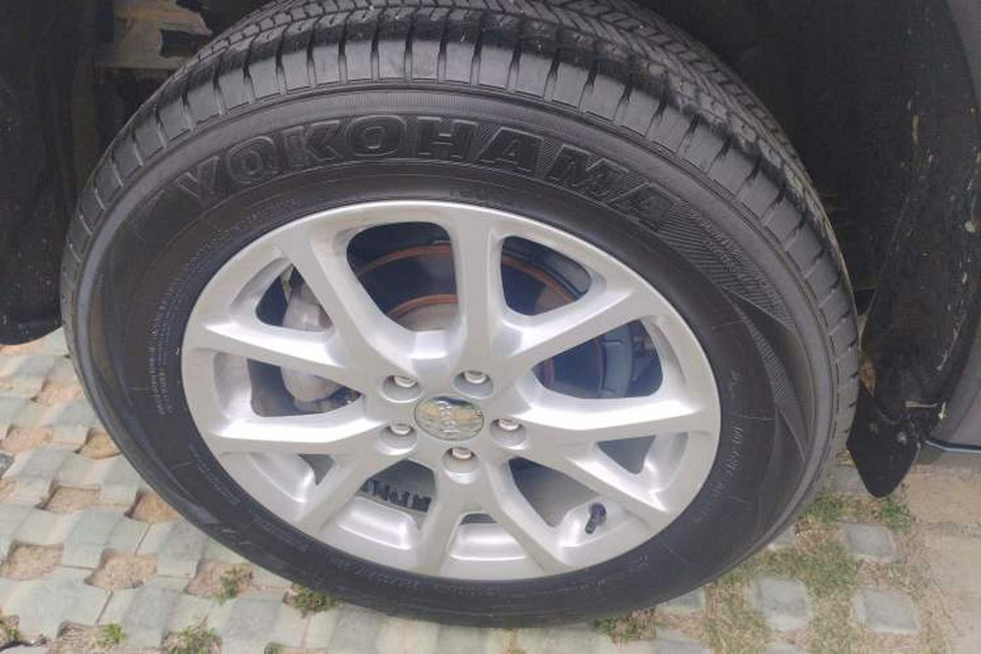 Used Jeep Cherokee 2016 2.4L Leading Edition Exterior 5
