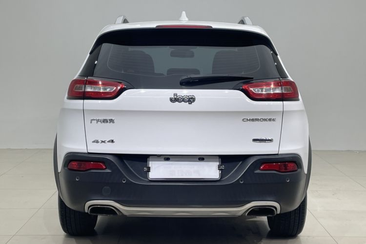 Used Jeep Cherokee 2016 2.4L Professional Edition Exterior 6
