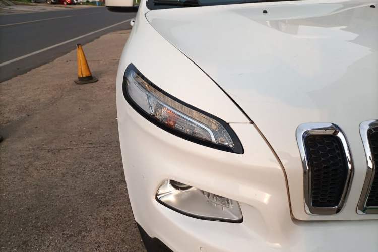 Used Jeep Cherokee 2016 2.4L Leading Smart Version Exterior 6