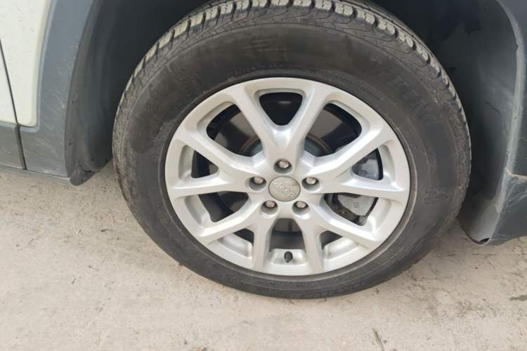 Used Jeep Cherokee 2016 2.0L Leading Edition Exterior 7