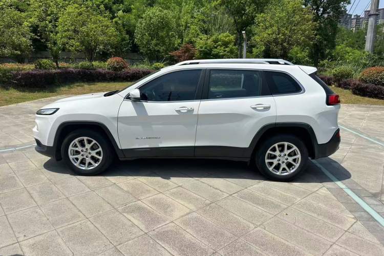 Used Jeep Cherokee 2016 2.4L Leading Edition Exterior 7