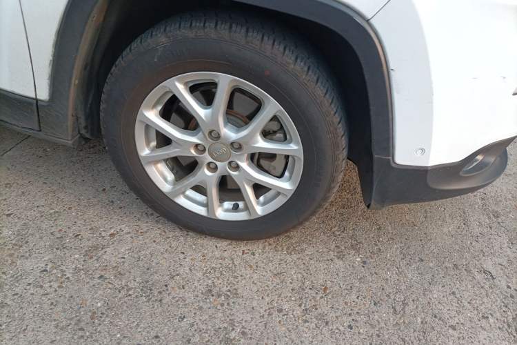 Used Jeep Cherokee 2016 2.4L Leading Smart Version Exterior 7