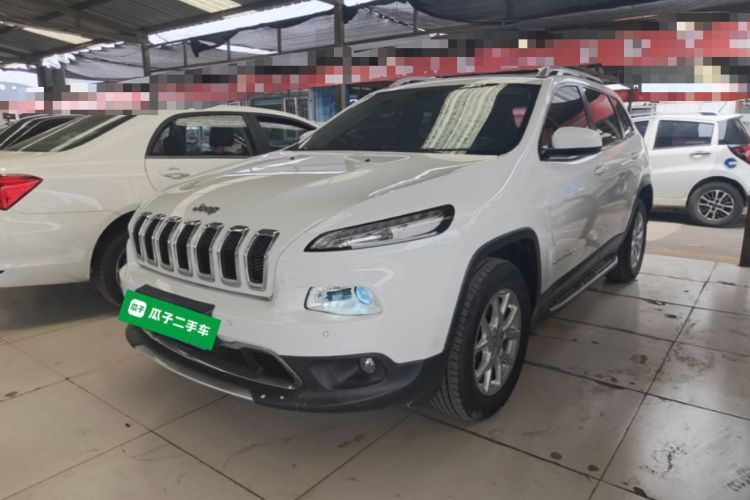 Used Jeep Cherokee 2016 2.4L Professional Edition Guazi used car, China used car export, Used car for sale, Used cars, Cheapest cars for sale