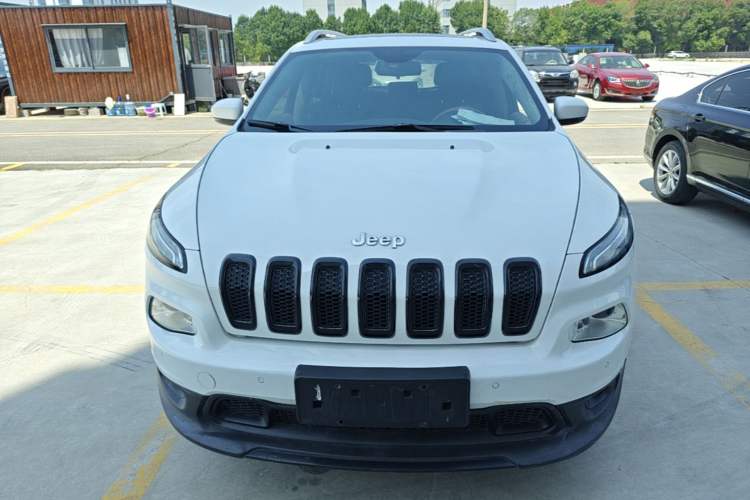 Used Jeep Cherokee 2016 2.4L Leading Edition Front