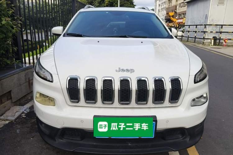 Used Jeep Cherokee 2016 2.0L Superior Edition Front